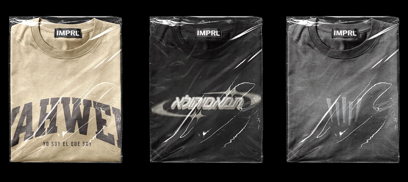 Tres playeras empacadas de la colección IMPRL